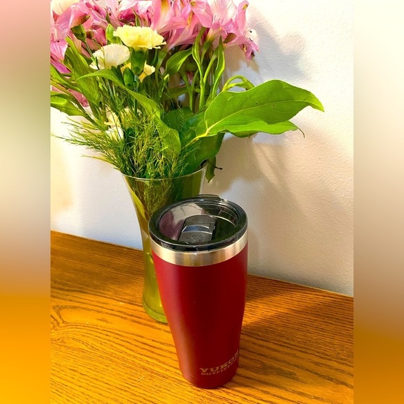 Yukon Outfitters Maroon Insulated Travel Mug - Picture 1 of 4